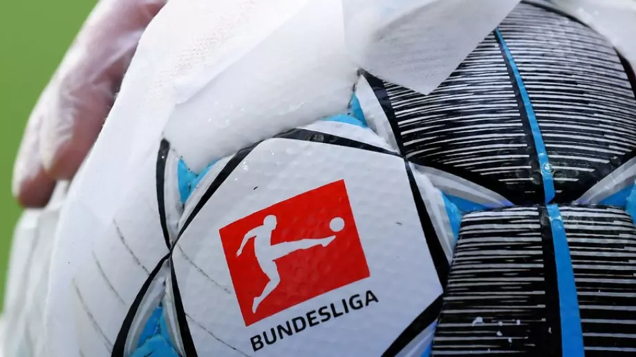 Напук на ръководството: Фенове на легендарен германски отбор искат оставки