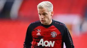 Агентът на Ван де Беек: Погба закъсняваше за тренировки, но пак играеше вместо Дони