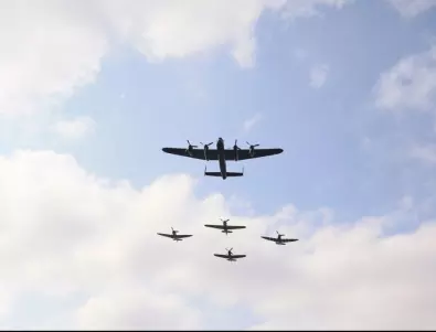 Китайските ВВС публикуваха видео на симулирана атака срещу авиобаза на САЩ