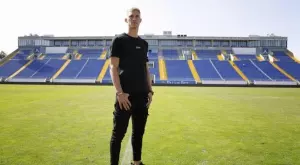 {{ otherArticle[0].article.title }}