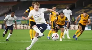 Манчестър Сити устоя на финалния щурм на Уулвс и стартира с победа във Висшата лига