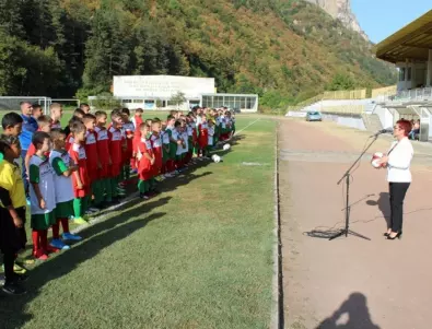 В Тетевен се проведе футболен турнир за деца