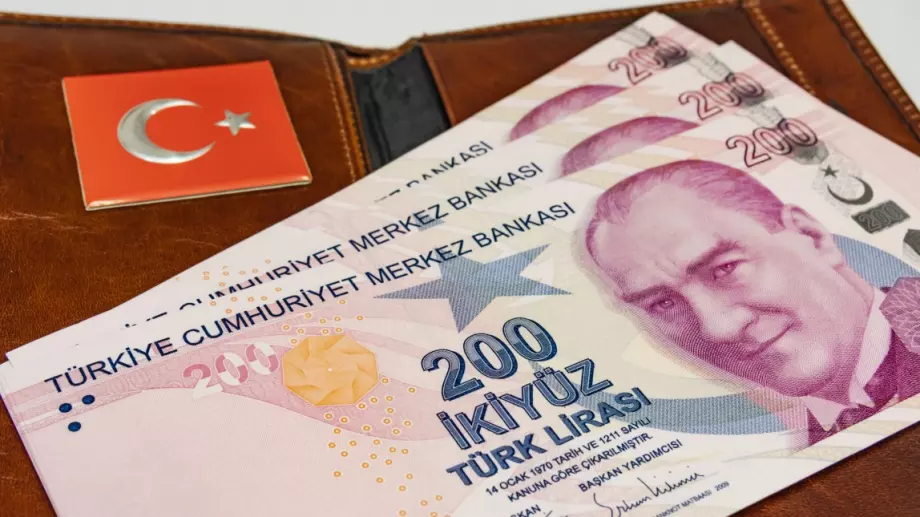 Турция вдига минималната работна заплата с 21,56% 