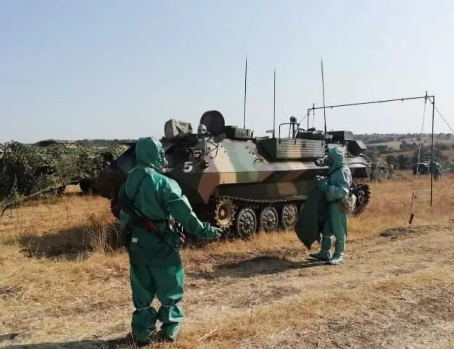 Военни тренират справяне с ядрена авария на полигона "Корен" (СНИМКИ)