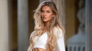 {{ otherArticle[0].article.title }}