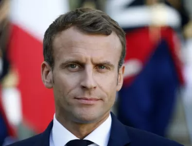 Анализатор: Същите, които Франция въоръжи и наричаше умерена опозиция в Сирия, сега й горят знамето