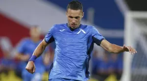 {{ otherArticle[0].article.title }}