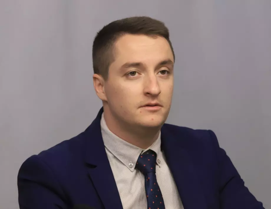 Божанков: Гости в обществена телевизия - трима министри, това го нямаше и при Живков