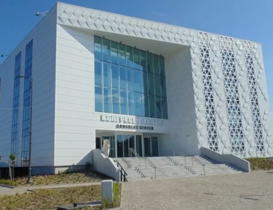 Водещи учени от цял свят пристигат в Бургас за Първия международен симпозиум по биоинформатика и биомедицина