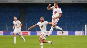 {{ otherArticle[0].article.title }}