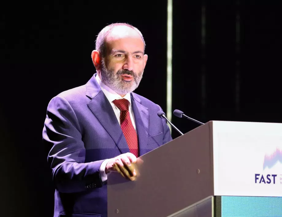 Арменският премиер Никол Пашинян ще подаде оставка през април