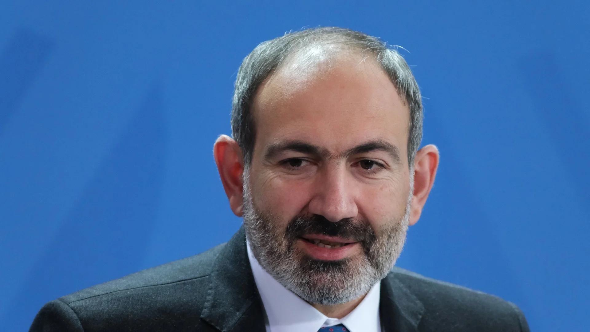 Правителството на Армения остана без ток по време на реч на Пашинян (ВИДЕО)