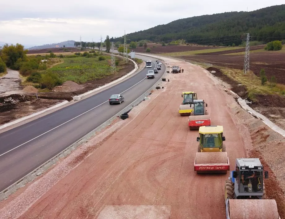 10 са офертите за строителството на последните 16,5 км от АМ „Европа“ между Сливница и София