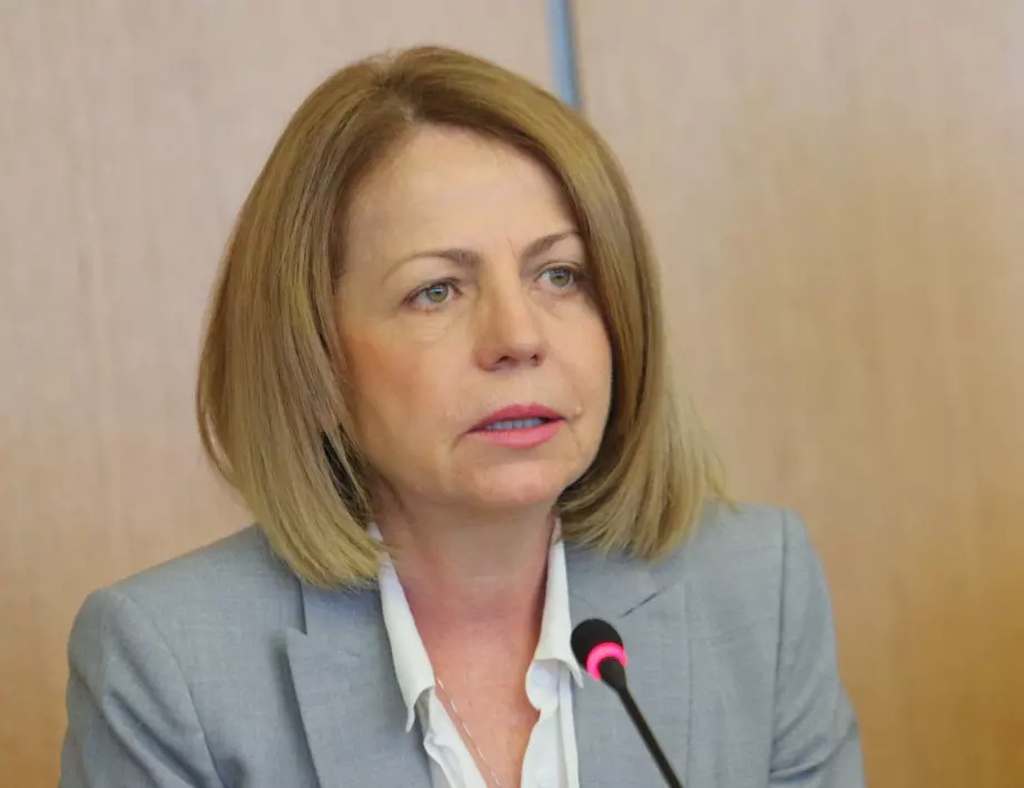 Фандъкова: Налагаме по-твърди мерки, в София случаите са над 1000 на ден