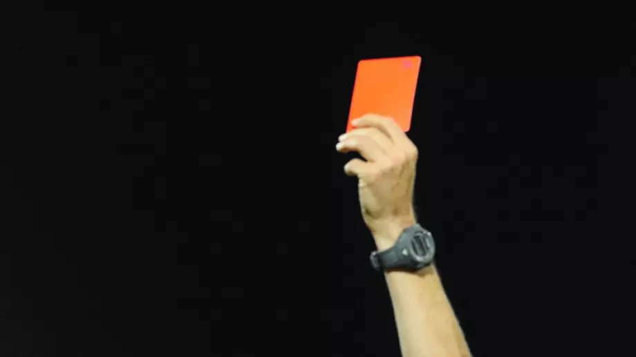От ФИФА тотално отрязали идеята за син картон, дори не били запознати с нея