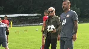 Ганчев непреклонен - оставя пакета акции на "Армията" за желаещи