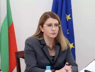 Министър Ахладова разпореди проверки в ГДО и ГДИН