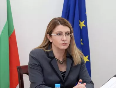 Десислава Ахладова иска да бъде възстановена като административен съдия 