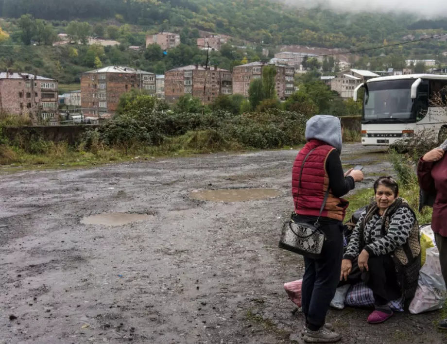 Първата група руски миротворци заминаха за Нагорни Карабах
