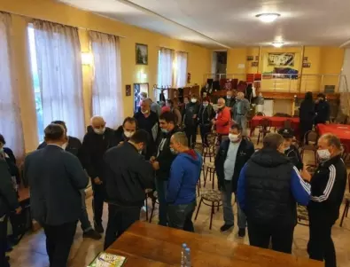 Кметът Иво Димов се срещна с хората в село Бряст