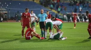 Смях или тъга? България търси "безценната" победа срещу полицай, учител и митничар