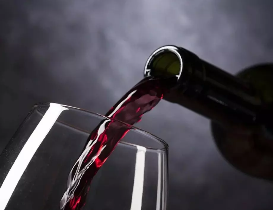 Може ли червеното вино да ни предпази от Алцхаймер?