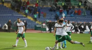 Пресконференцията на Георги Дерменджиев - върхът на безразличието към националите