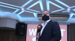 ВИДЕО: Кубрат Пулев за първи път разгледа ринга преди двубоя с Джошуа