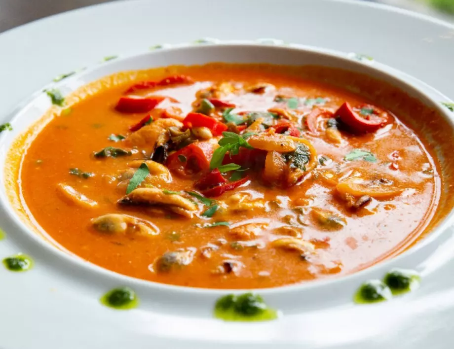 Рецепта - доматена супа с кайма и леща