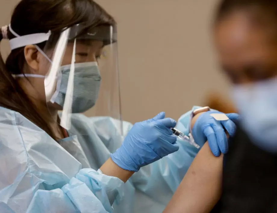 От началото на 2021 г. Русия започва масова ваксинация срещу коронавирус