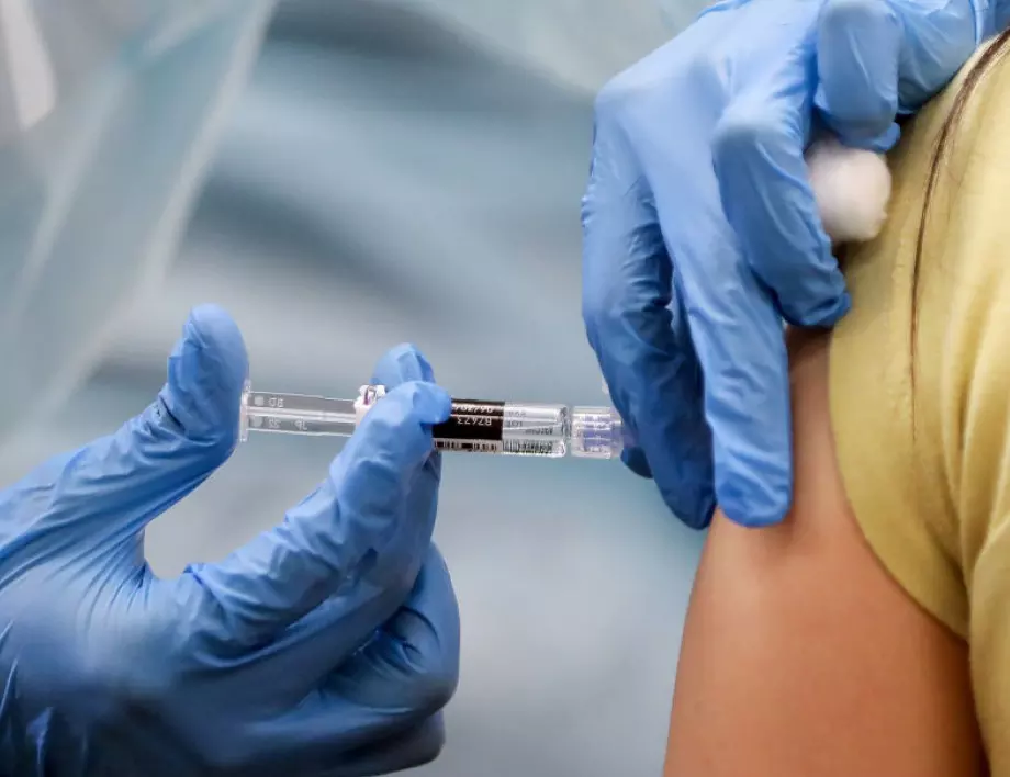 Войната на ваксините