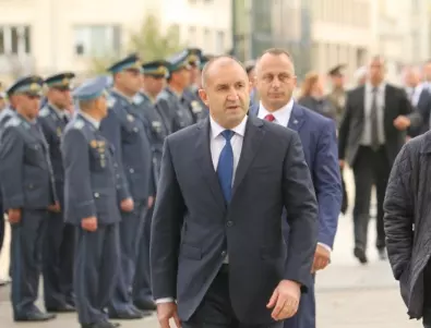 Радев призовава полицаите да не губят стремежа си към професионално развитие