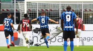 Летящият старт на Милан продължи с наказателна акция на Ибрахимович над Интер