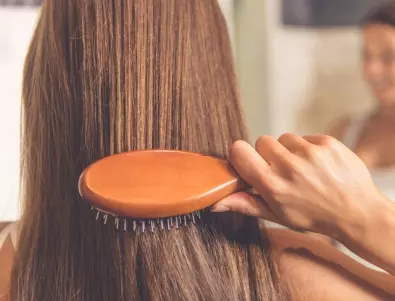 Лесен трик, с който ще премахнете безопасно дъвка от коса