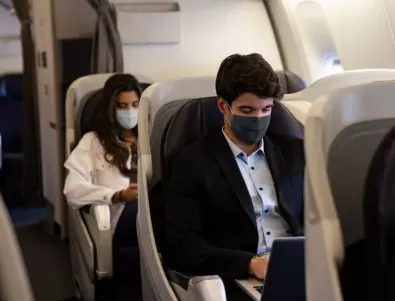 Празна средна седалка в самолетите намалява сериозно риска от заразяване с COVID-19