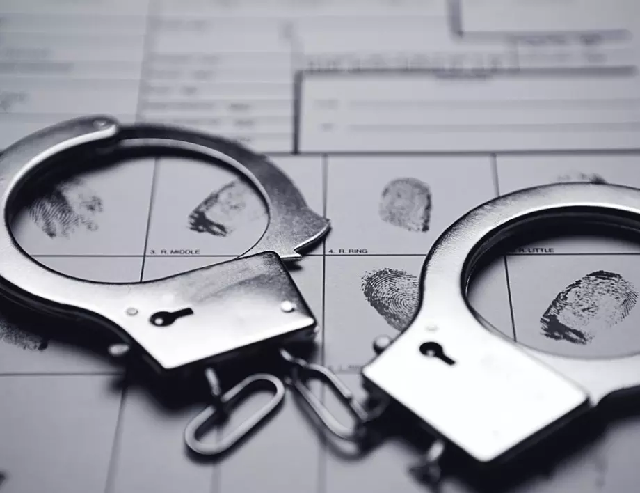 Задържаха въоръжен с нож в училище близо до Париж 