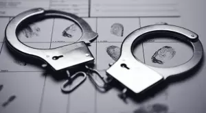 {{ otherArticle[0].article.title }}