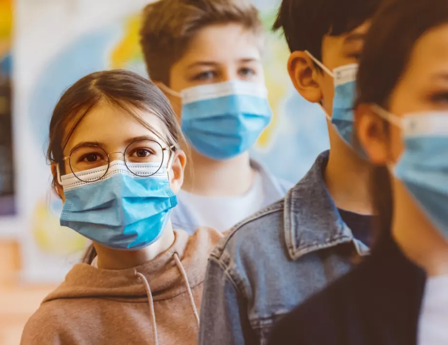 Кога ще може да бъдат ваксинирани деца срещу коронавирус - мнение от САЩ 