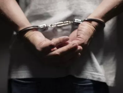 Задържаха чужденец с наркотици на Летище София  