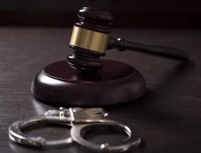 Изнасилвач е заловен десетилетия по-късно чрез ДНК на заченатото при престъплението дете 