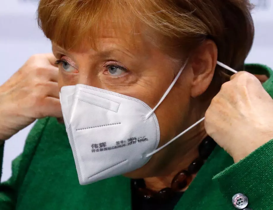 Меркел ще взема 15 000 евро пенсия