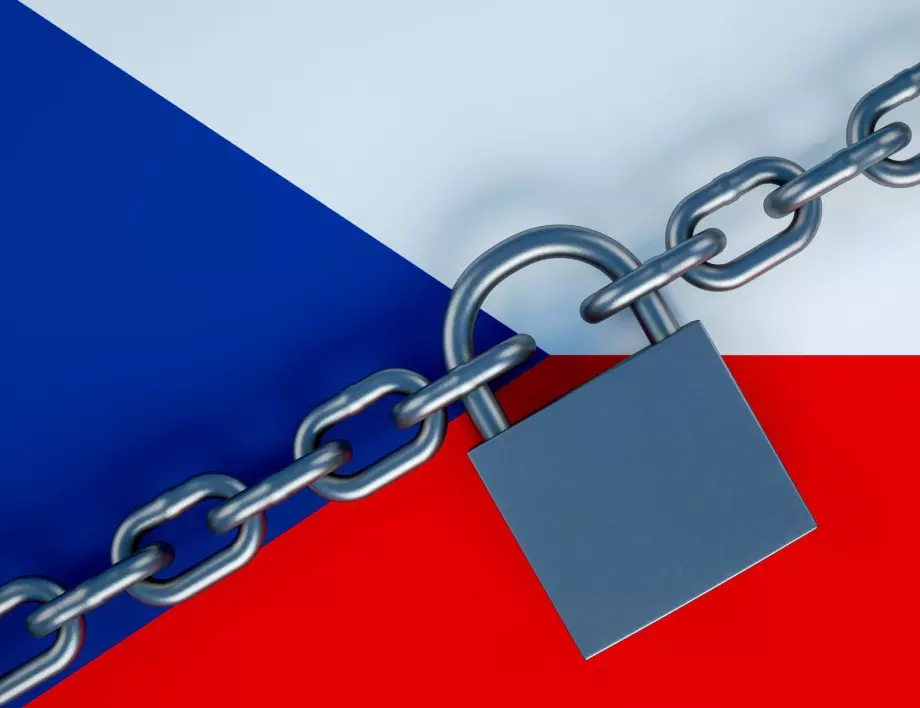 Чехия се отказва от отслабване на мерките, болниците са препълнени 