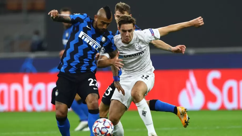 Интер и Борусия Мьонхенгладбах не успяха да се победят в зрелищен мач от Шампионска лига