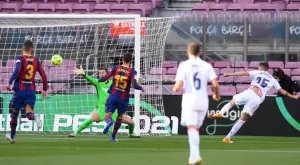 {{ otherArticle[0].article.title }}