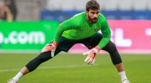 Смениха Алисон преди края на осминафинала с Южна Корея на Световното първенство по футбол - вижте защо