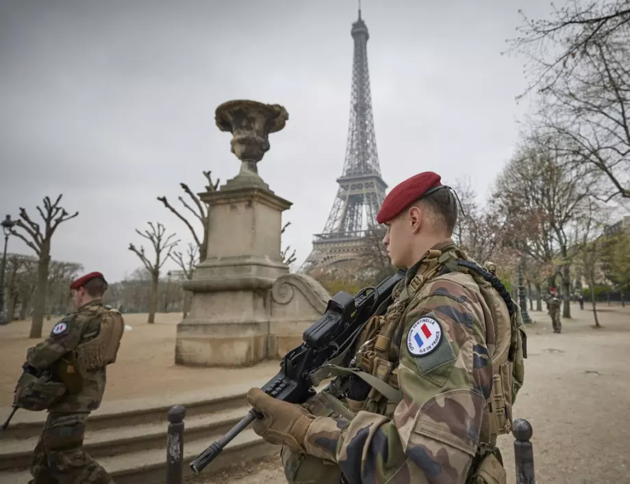 Франция разгръща армията за борба с тероризма 