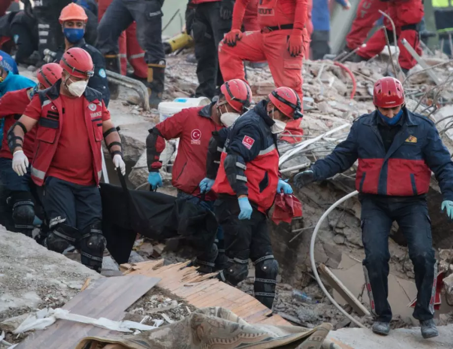 Жертвите на земетресението в Измир станаха още повече