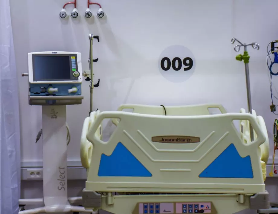 След заразяване с коронавирус: Отиде си Том Мур