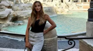 {{ otherArticle[0].article.title }}