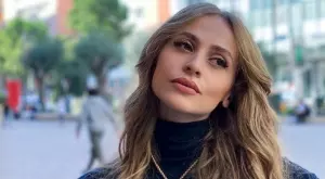 Лолита със закачлив коментар за отношенията между мъже и жени (СНИМКА)